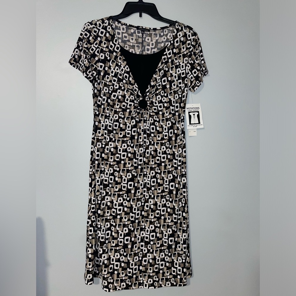 🦨NWT Notations Black,White & Beige Geometric Print Dress